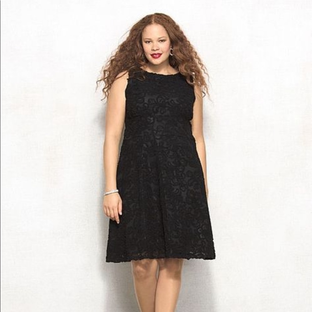 DB Signature Natalie Lace Dress